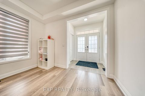 Photo 1 at 8 Prosperity Way, Holland Landing, East Gwillimbury