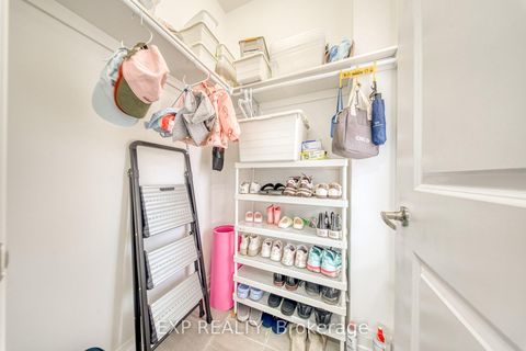 Photo 2 at 8 Prosperity Way, Holland Landing, East Gwillimbury