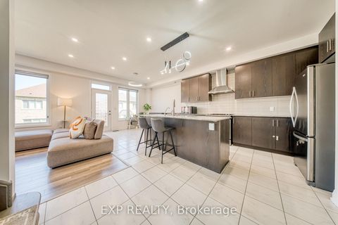 Photo 6 at 8 Prosperity Way, Holland Landing, East Gwillimbury