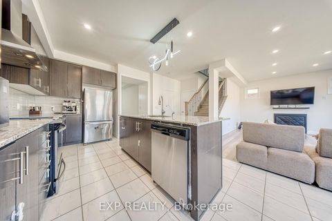 Photo 9 at 8 Prosperity Way, Holland Landing, East Gwillimbury