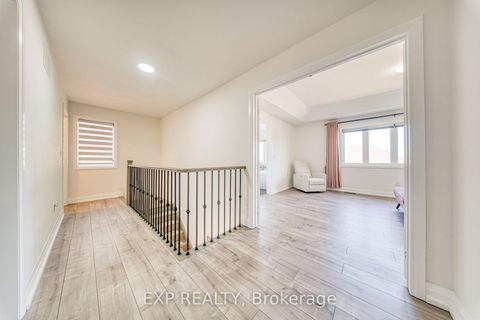Photo 15 at 8 Prosperity Way, Holland Landing, East Gwillimbury