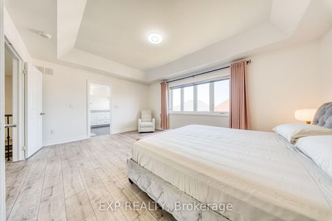 Photo 17 at 8 Prosperity Way, Holland Landing, East Gwillimbury