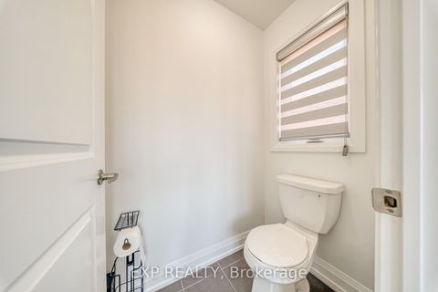 Photo 21 at 8 Prosperity Way, Holland Landing, East Gwillimbury