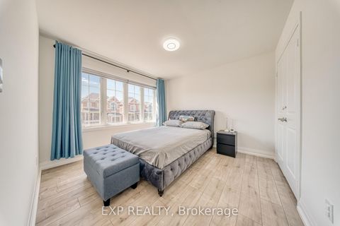 Photo 24 at 8 Prosperity Way, Holland Landing, East Gwillimbury