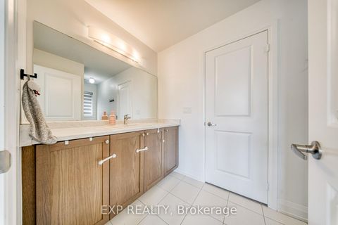 Photo 27 at 8 Prosperity Way, Holland Landing, East Gwillimbury