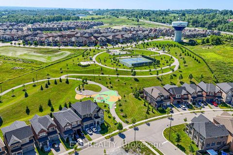 Photo 39 at 8 Prosperity Way, Holland Landing, East Gwillimbury