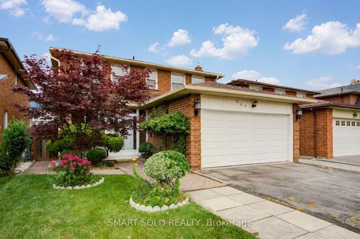 Photo 1 at 837 Queensbridge Drive, Creditview, Mississauga