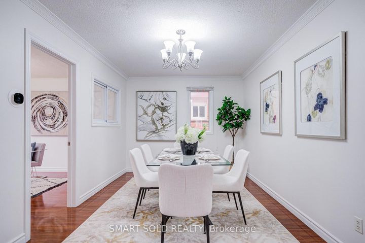 Photo 14 at 837 Queensbridge Drive, Creditview, Mississauga