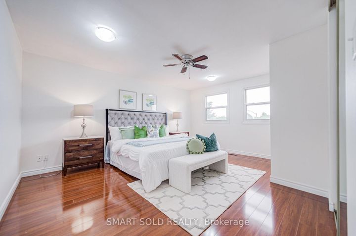 Photo 19 at 837 Queensbridge Drive, Creditview, Mississauga