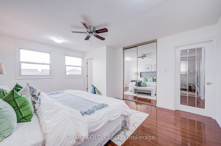 Photo 20 at 837 Queensbridge Drive, Creditview, Mississauga