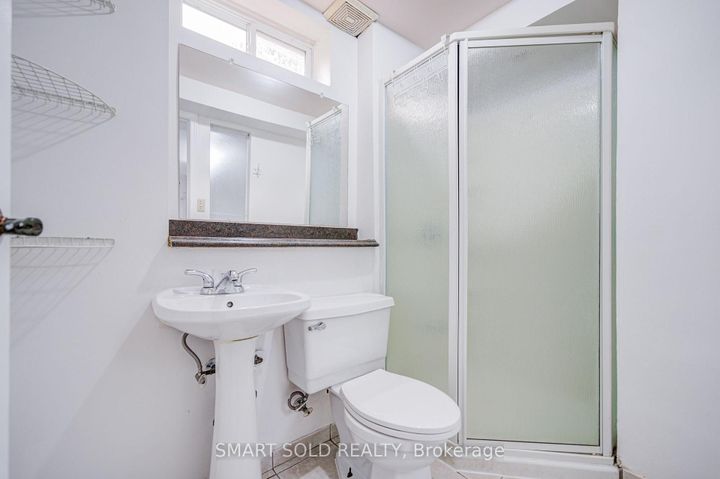 Photo 37 at 837 Queensbridge Drive, Creditview, Mississauga