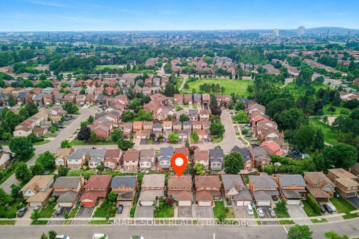 Photo 44 at 837 Queensbridge Drive, Creditview, Mississauga