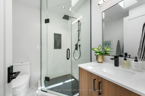 Photo 23 at 20 Duart Park Road, The Beaches, Toronto