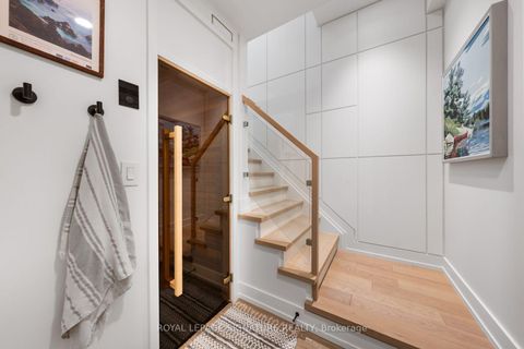 Photo 32 at 20 Duart Park Road, The Beaches, Toronto