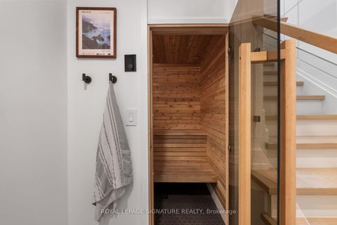 Photo 33 at 20 Duart Park Road, The Beaches, Toronto