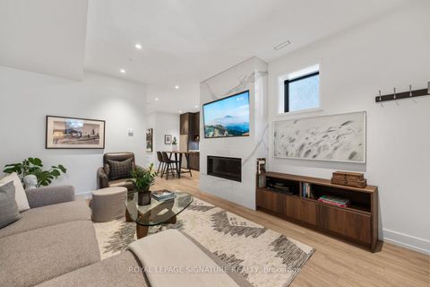 Photo 39 at 20 Duart Park Road, The Beaches, Toronto