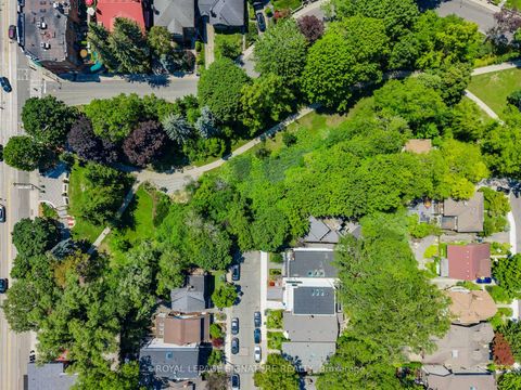 Photo 48 at 20 Duart Park Road, The Beaches, Toronto