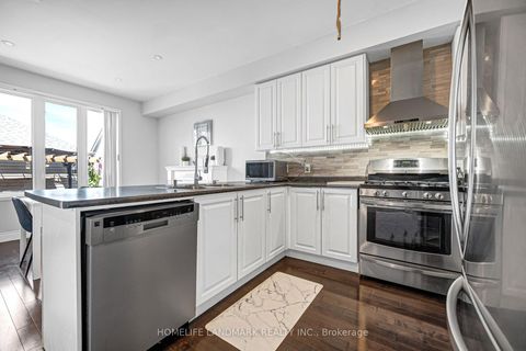 Photo 10 at 293 Murray Ross Parkway, York University Heights, Toronto