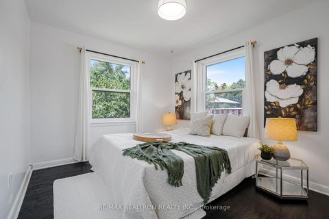 Photo 14 at 6 Stephenfrank Road, Bendale, Toronto