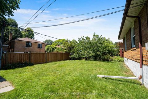 Photo 35 at 6 Stephenfrank Road, Bendale, Toronto