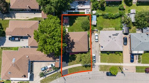 Photo 37 at 6 Stephenfrank Road, Bendale, Toronto