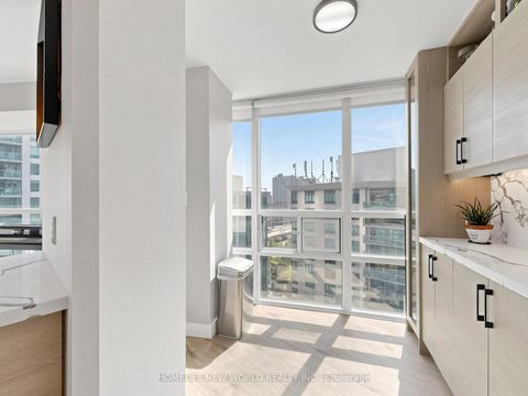 Photo 10 at 1911 - 30 Grand Trunk Crescent, Waterfront Communities C1, Toronto