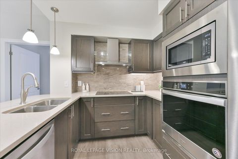 Photo 13 at 403 - 440 William Graham Drive, Rural Aurora, Aurora