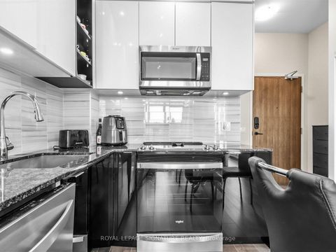 Photo 7 at 1205 - 100 Eagle Rock Way, Rural Vaughan, Vaughan