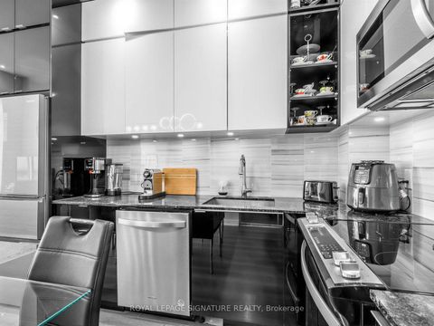 Photo 9 at 1205 - 100 Eagle Rock Way, Rural Vaughan, Vaughan