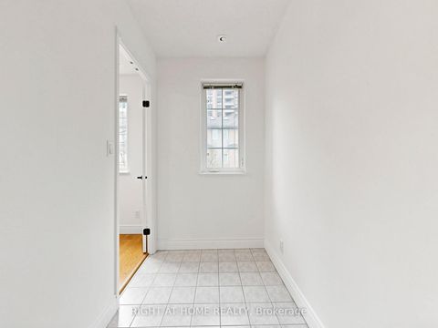 Photo 22 at 1520 - 28 Sommerset Way, Willowdale East, Toronto