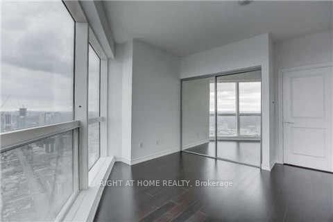 Photo 8 at 5016 - 386 Yonge Street, Bay Street Corridor, Toronto