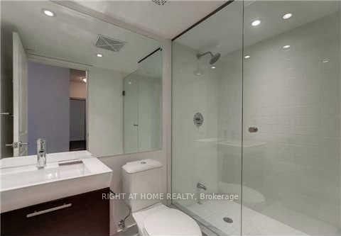 Photo 10 at 5016 - 386 Yonge Street, Bay Street Corridor, Toronto