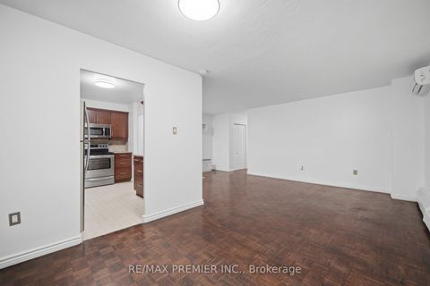 Photo 10 at 107 - 3460 Keele Street, York University Heights, Toronto