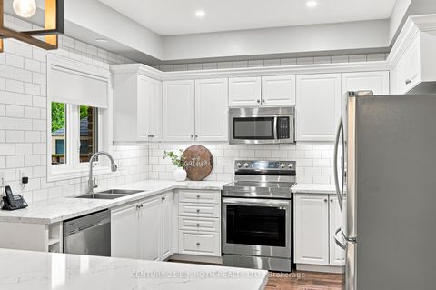Photo 11 at 96 Penvill Trail, Ardagh, Barrie
