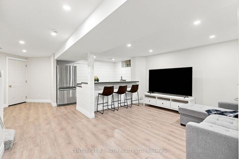 Photo 24 at 96 Penvill Trail, Ardagh, Barrie