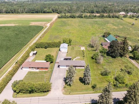 Photo 1 at 1110 Graham Side Road, Rural King, King