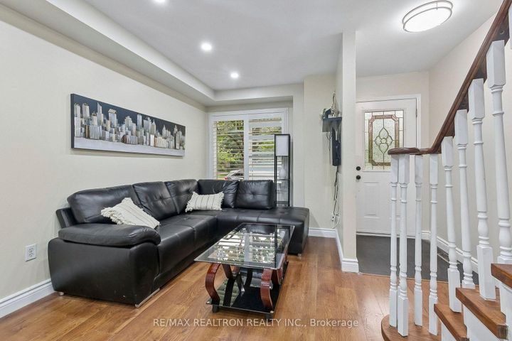 Photo 1 at 25 Hedge End Road, Rouge E11, Toronto
