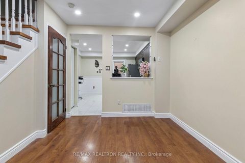 Photo 2 at 25 Hedge End Road, Rouge E11, Toronto