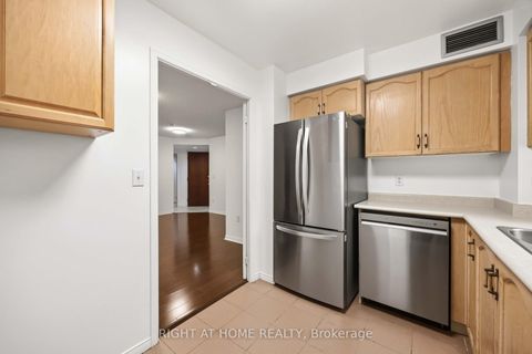 Photo 11 at 408 - 8 Pemberton Avenue, Newtonbrook East, Toronto