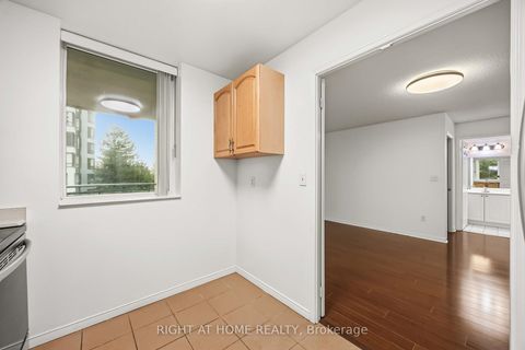 Photo 14 at 408 - 8 Pemberton Avenue, Newtonbrook East, Toronto