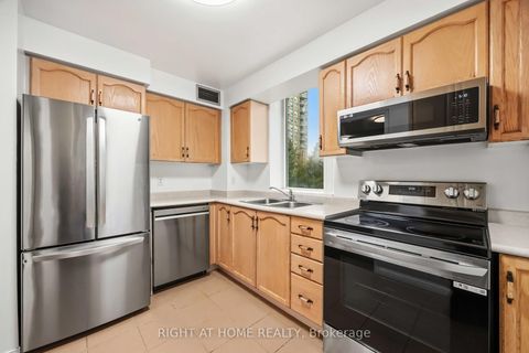 Photo 15 at 408 - 8 Pemberton Avenue, Newtonbrook East, Toronto