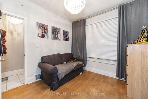 Photo 4 at 413 Westmoreland Avenue N, Junction, Toronto
