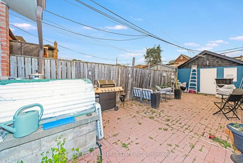 Photo 12 at 413 Westmoreland Avenue N, Junction, Toronto