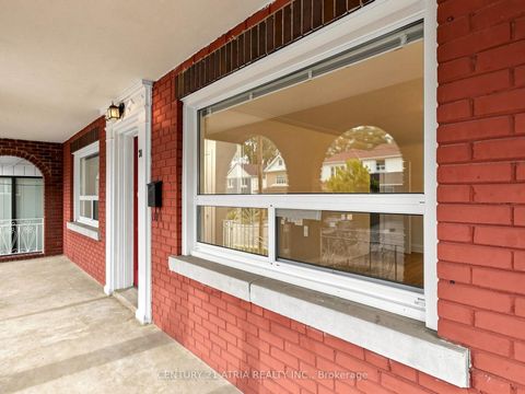 Photo 2 at 21 Mahoney Avenue, Mount Dennis, Toronto