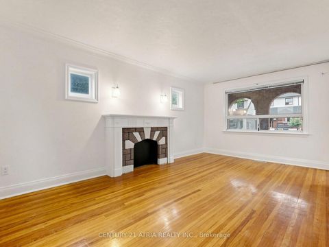 Photo 5 at 21 Mahoney Avenue, Mount Dennis, Toronto