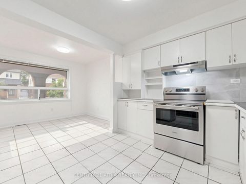 Photo 10 at 21 Mahoney Avenue, Mount Dennis, Toronto