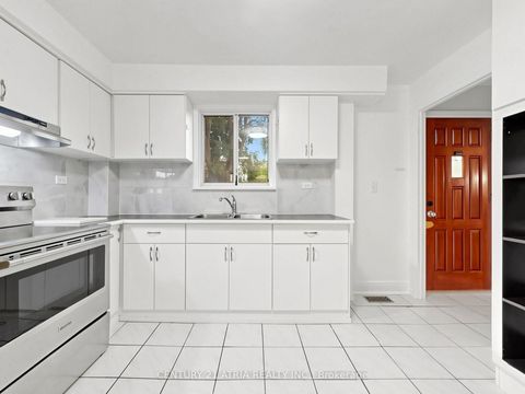 Photo 11 at 21 Mahoney Avenue, Mount Dennis, Toronto