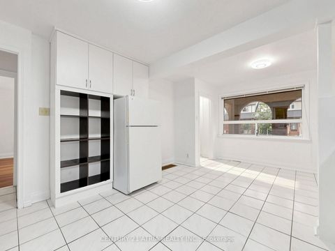 Photo 12 at 21 Mahoney Avenue, Mount Dennis, Toronto