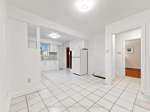Photo 14 at 21 Mahoney Avenue, Mount Dennis, Toronto