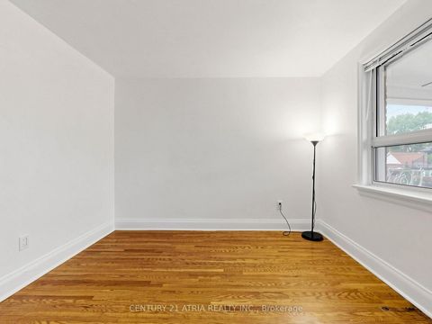 Photo 18 at 21 Mahoney Avenue, Mount Dennis, Toronto